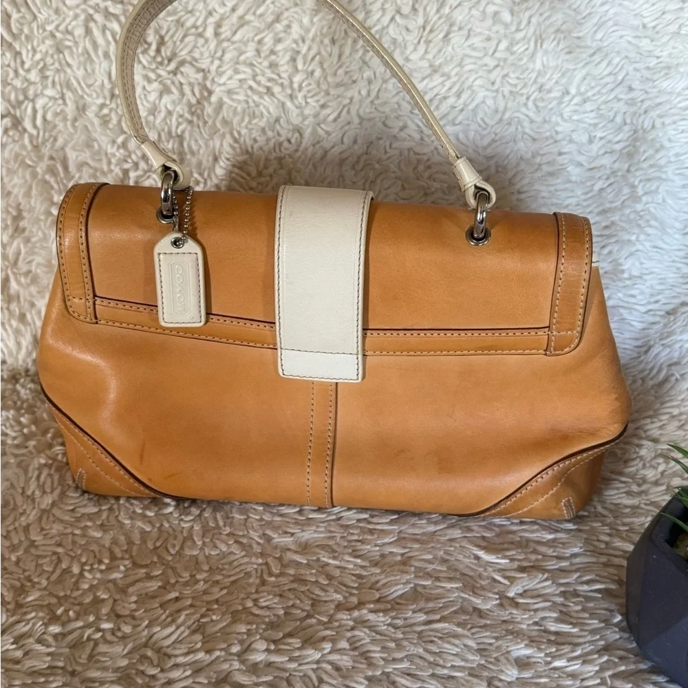 👜 Vintage Coach Soho Vachetta leather top handle suede lining Sufflette bag